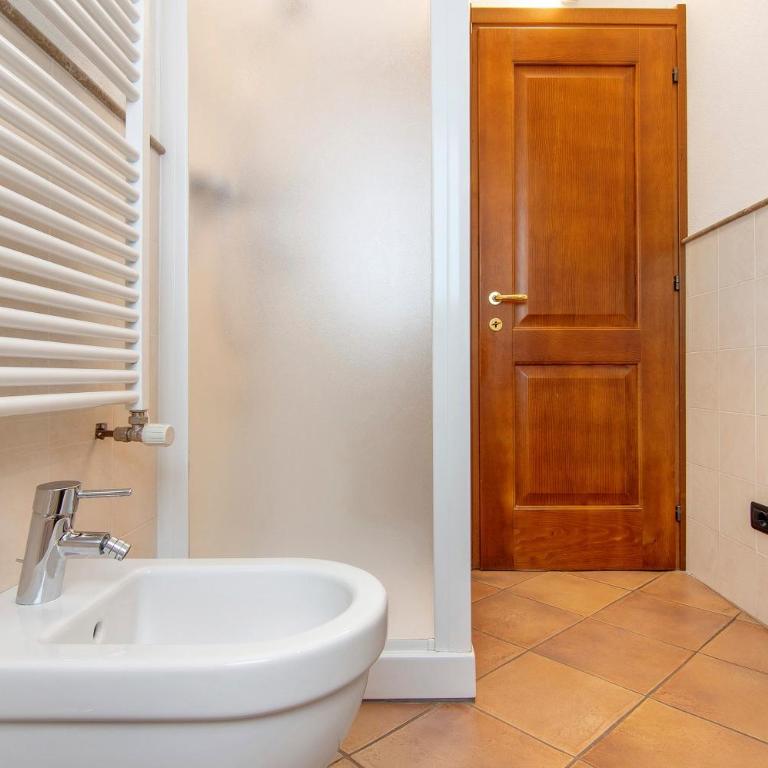 Residence Larice Bianco App n6 - Appartamento Deluxe con 2 Camere da Letto e Balcone - 16