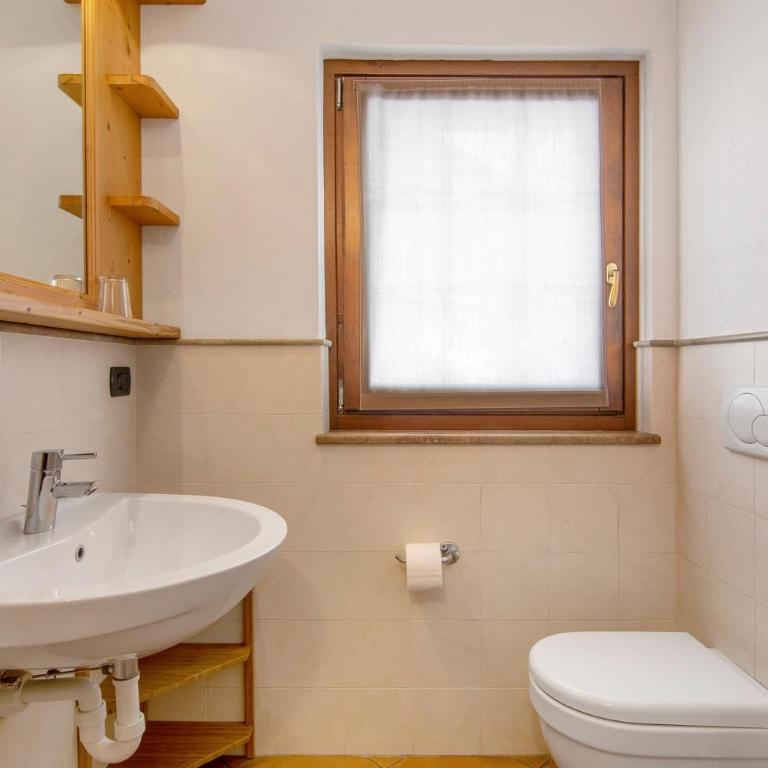 Residence Larice Bianco App n6 - Appartamento Deluxe con 2 Camere da Letto e Balcone - 15