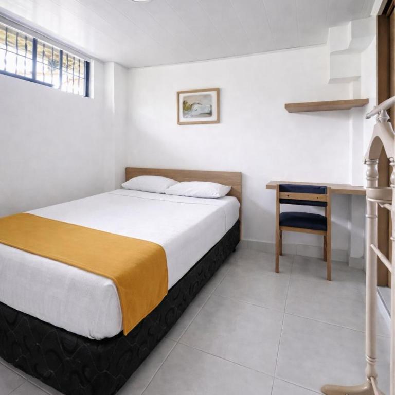 Hotel Adel - Habitación Doble con baño privado - 1