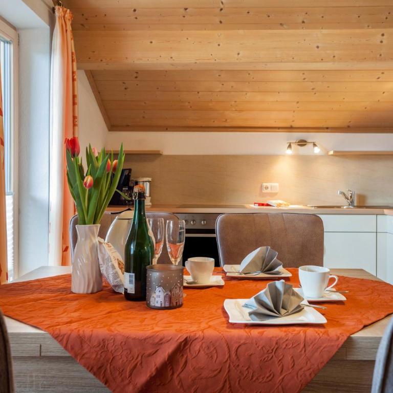 Ferienwohnung Schloßberg - Deluxe-Apartment mit 2 Schlafzimmern und Gartenblick - 6