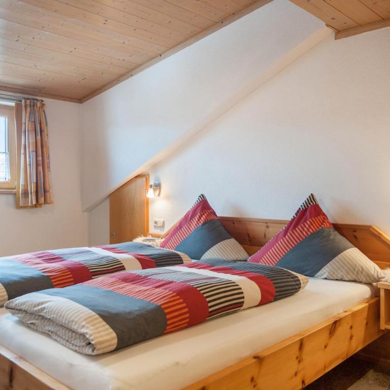 Ferienwohnung Schloßberg - Deluxe-Apartment mit 2 Schlafzimmern und Gartenblick - 8