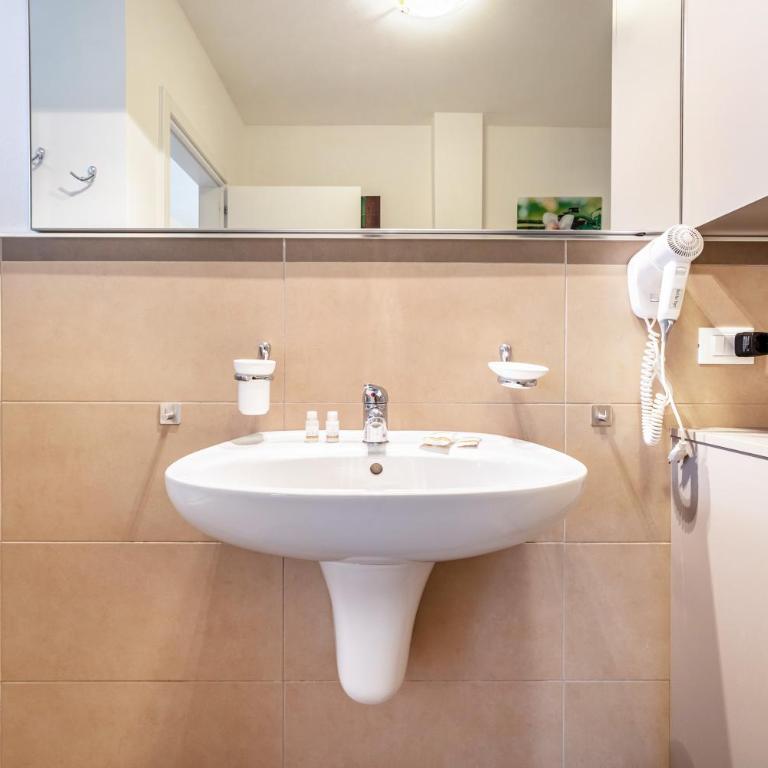 Residence La Villa Principe - Appartamento Deluxe con 2 Camere da Letto e Vista Giardino - 19