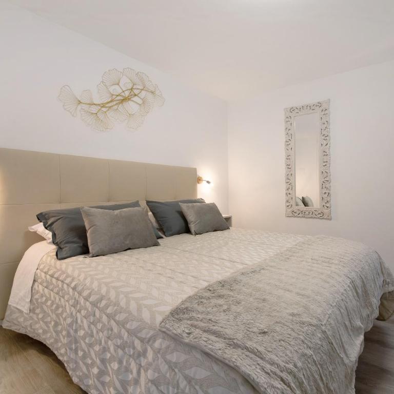 Residence Tatiana Flower - Appartamento Deluxe con 2 Camere da Letto e Vista Giardino - 13