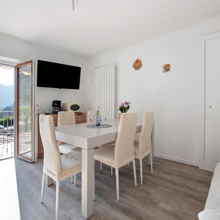 Residence Tatiana Flower - Appartamento Deluxe con 2 Camere da Letto e Vista Giardino - 1