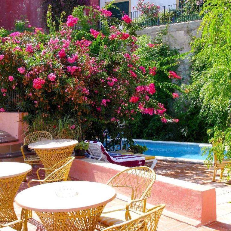 Navila Estudio en la piscina - Habitación Doble Deluxe con ducha - 17