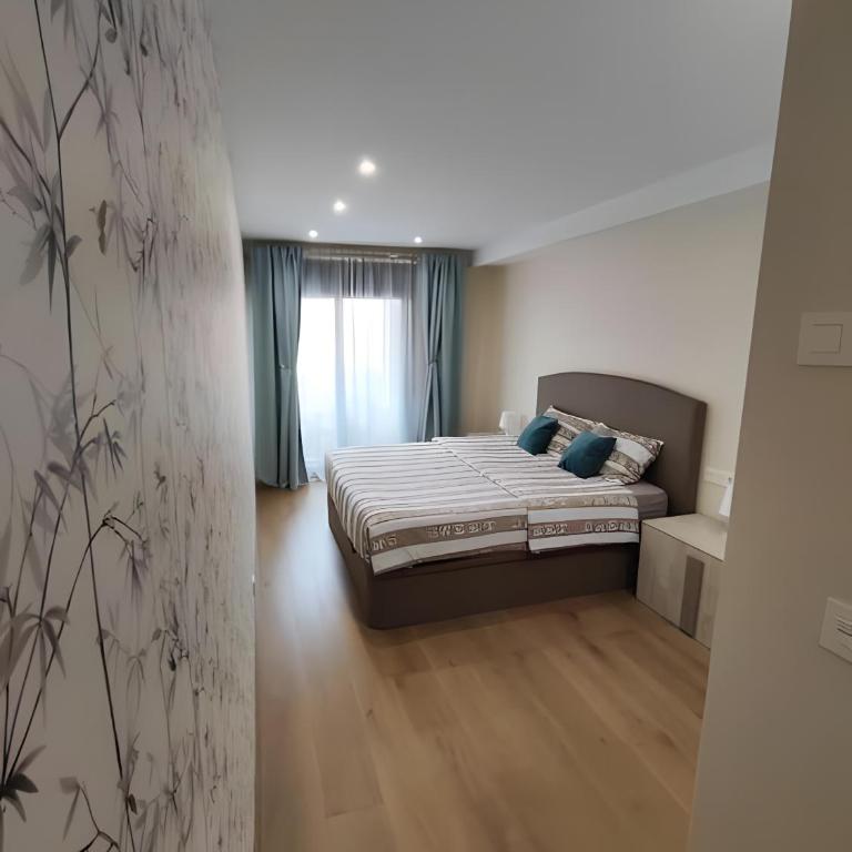 Ferienwohnung mit Pool 50m Strand - Two-Bedroom Deluxe Apartment with Balcony - 12