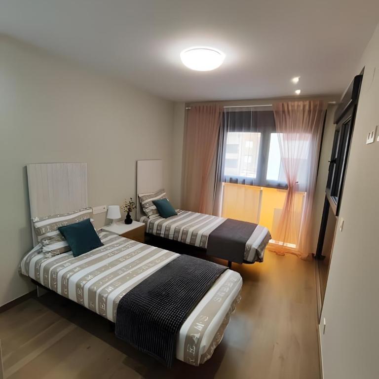 Ferienwohnung mit Pool 50m Strand - Two-Bedroom Deluxe Apartment with Balcony - 22