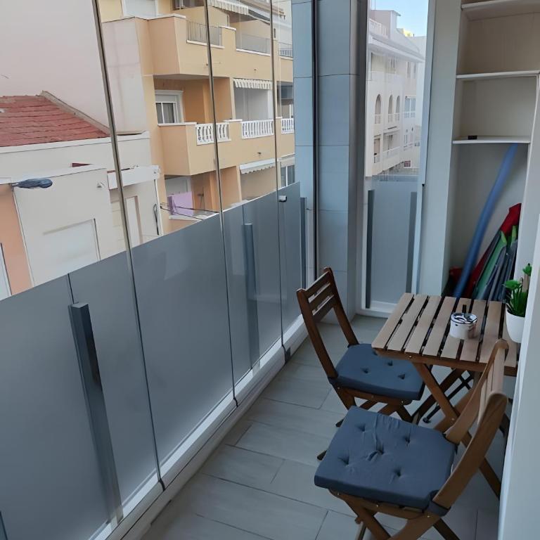 Ferienwohnung mit Pool 50m Strand - Two-Bedroom Deluxe Apartment with Balcony - 23