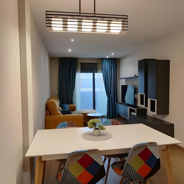 Ferienwohnung mit Pool 50m Strand - Two-Bedroom Deluxe Apartment with Balcony - 13
