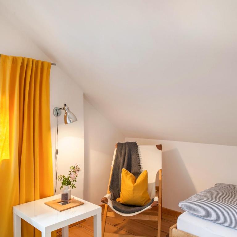Fewo im Blauen Haus Dg - Appartamento Premium con 3 Camere da Letto e Balcone - 13