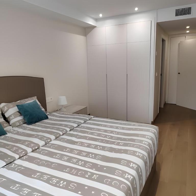 Ferienwohnung mit Pool 50m Strand - Two-Bedroom Deluxe Apartment with Balcony - 18