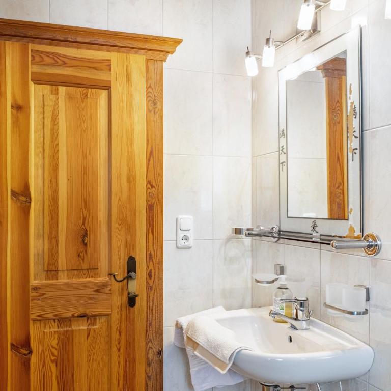 Schwüwong Sportapartments 13 - Deluxe-Apartment mit 2 Schlafzimmern und Gartenblick - 27