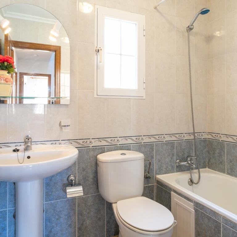 Casa Susan - Three-Bedroom House - 16