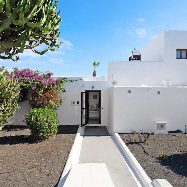 Puerto Chico A - Two-Bedroom Deluxe Apartment with Ocean View - 29
