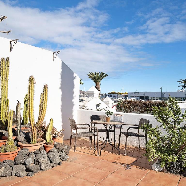 Puerto Chico A - Two-Bedroom Deluxe Apartment with Ocean View - 26