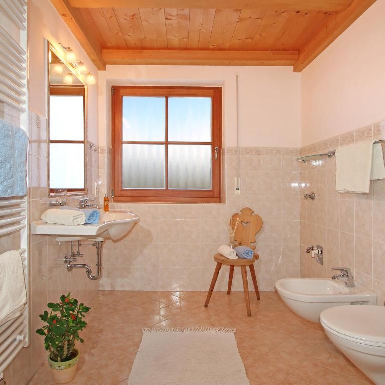 Niglutsch Apartement Kastelruth - Two-Bedroom Deluxe Apartment with Garden View - 2