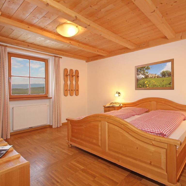 Niglutsch Apartement Kastelruth - Two-Bedroom Deluxe Apartment with Garden View - 4