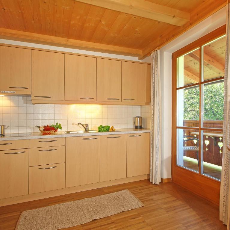 Niglutsch Apartement Kastelruth - Two-Bedroom Deluxe Apartment with Garden View - 5