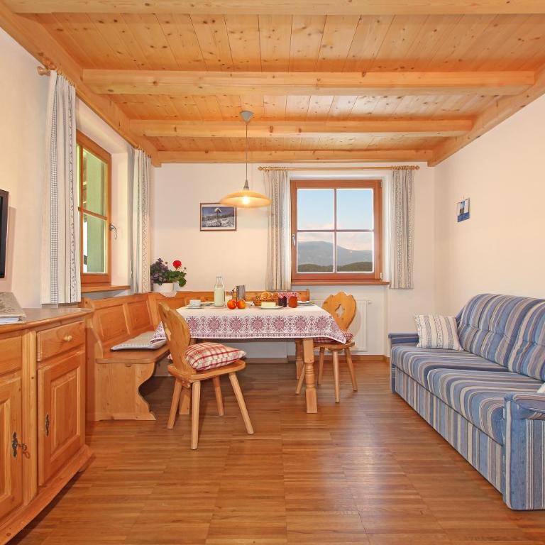 Niglutsch Apartement Kastelruth - Two-Bedroom Deluxe Apartment with Garden View - 1