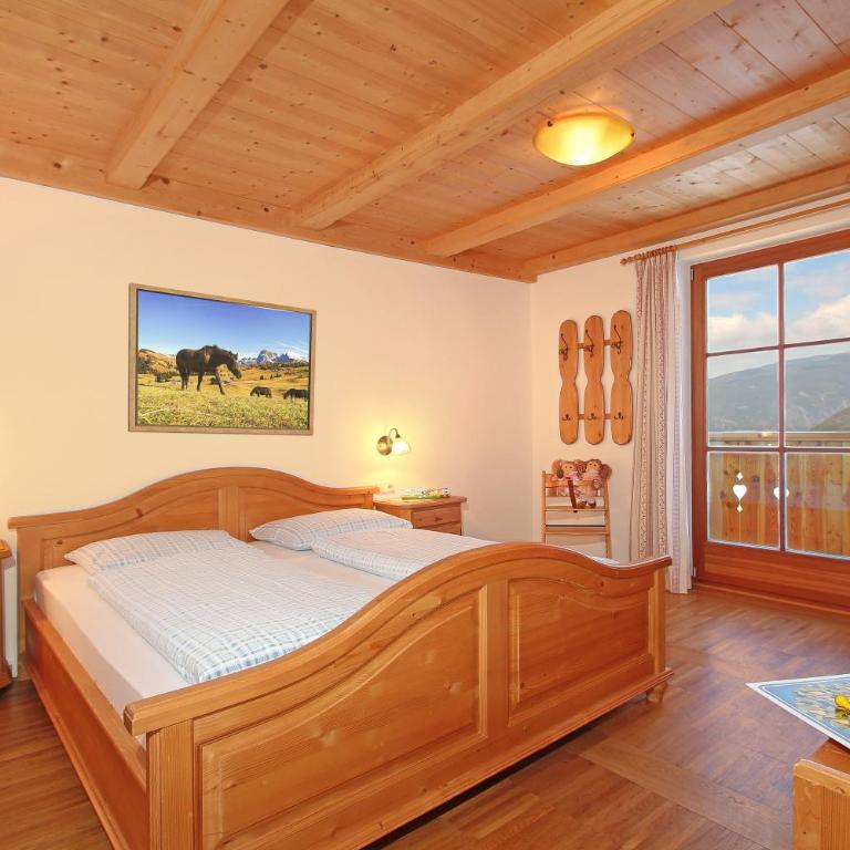 Niglutsch Apartement Kastelruth - Two-Bedroom Deluxe Apartment with Garden View - 6
