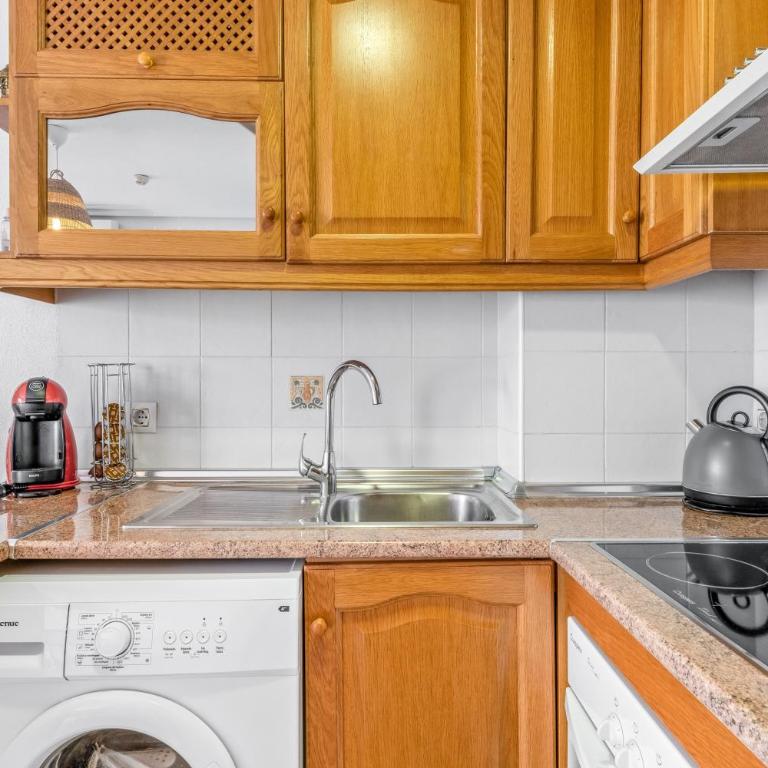 Apartamento Mandarín Playamarina 2 - Apartamento Deluxe de 2 dormitorios con vistas al jardín - 9