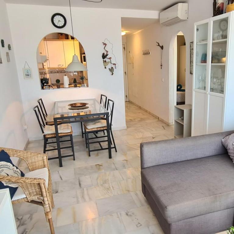 La Cala Apartment - Two-Bedroom Deluxe Apartment with Balcony - 4