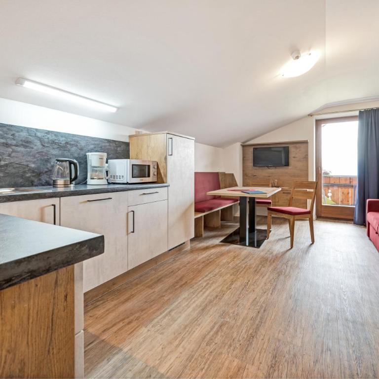 Residence Condor Apt Gitschberg - Appartamento Deluxe con 2 Camere da Letto e Vista Giardino - 1