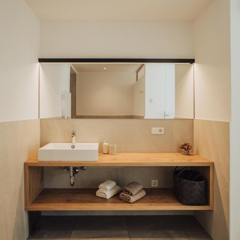 Oberegghof Ferienwohnung Garten - Appartamento Deluxe con 2 Camere da Letto e Vista Giardino - 8