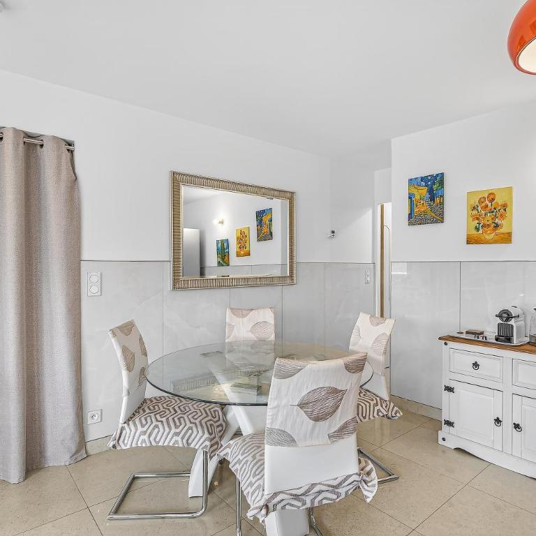Un coin de paradis à Puy Sanières - Two-Bedroom Deluxe Apartment with Garden View - 8