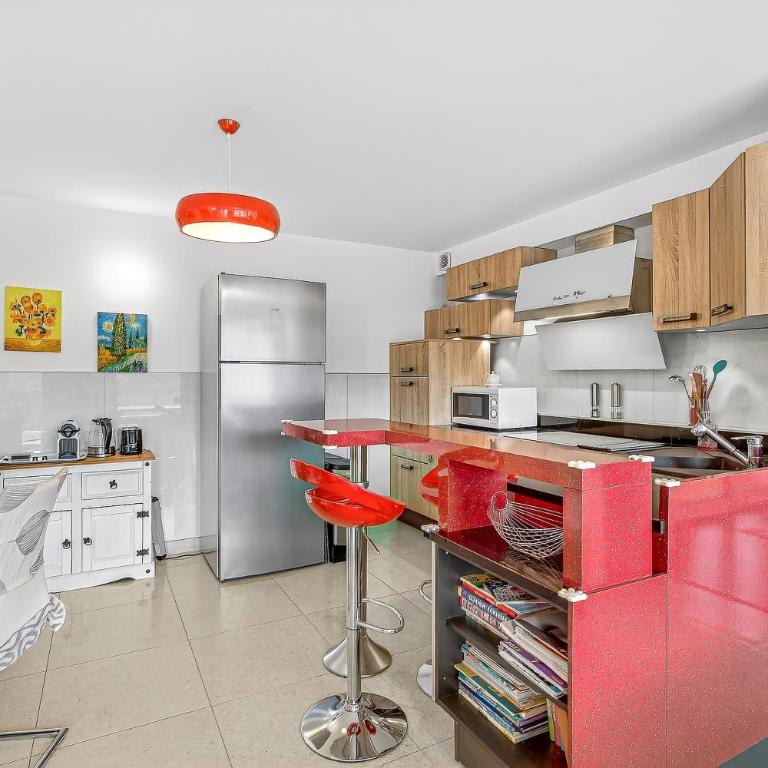 Un coin de paradis à Puy Sanières - Two-Bedroom Deluxe Apartment with Garden View - 9