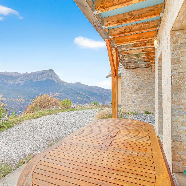 Un coin de paradis à Puy Sanières - Two-Bedroom Deluxe Apartment with Garden View - 31