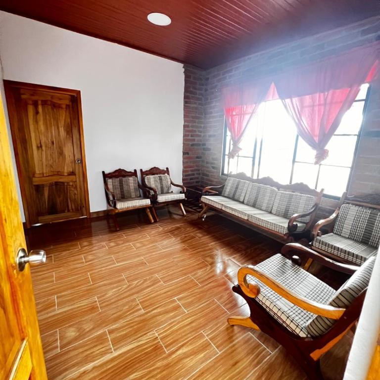 Quinta Analia - Three-Bedroom House - 1