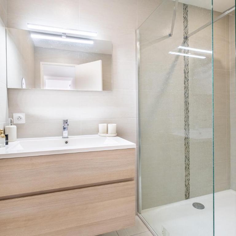 Miramar 2ème Ab002 - Superior One-Bedroom Apartment with Balcony - 17