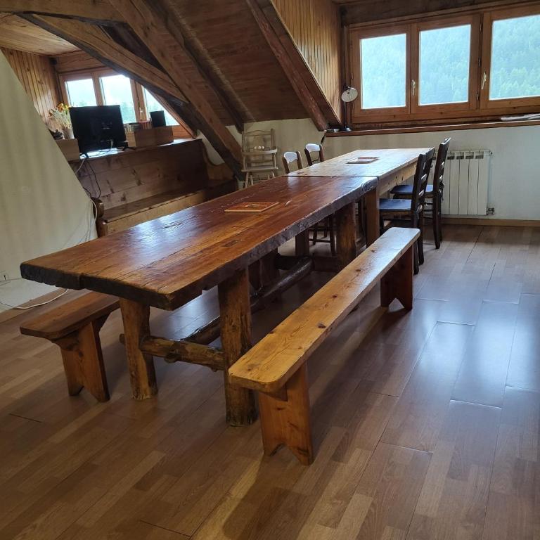 Gîte à Molines en Queyras 8-15 pers - Appartement Supérieur - Vue sur Ville - 6