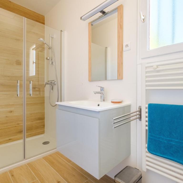 Villa 3 chambres - jardin clim - Maison 3 Chambres - 22