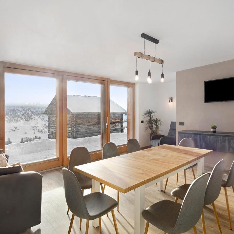 Plaz - Two-Bedroom Chalet - 17
