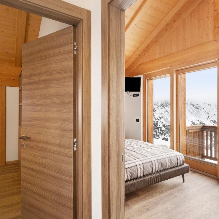 Plaz - Two-Bedroom Chalet - 9