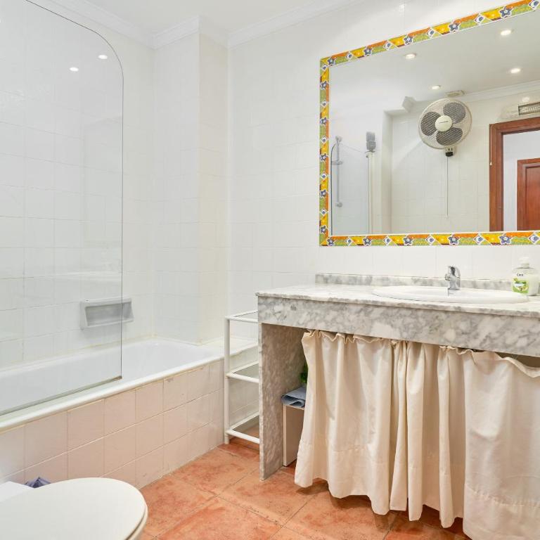 Carabeo 19 - Two-Bedroom Deluxe Apartment with Ocean View - 14