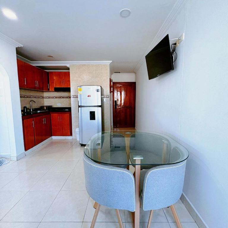 Lindos Apartamentos Frente a la playa - El Laguito - Apartment with Balcony - 12