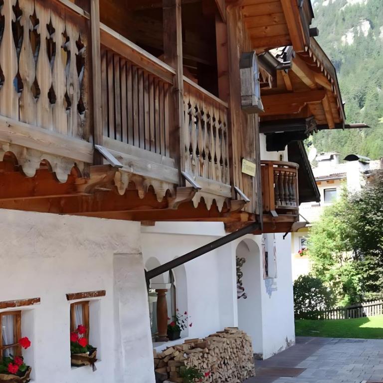 La Capinera Canazei Apartments - Appartamento Premium con 3 Camere da Letto e Balcone - 4