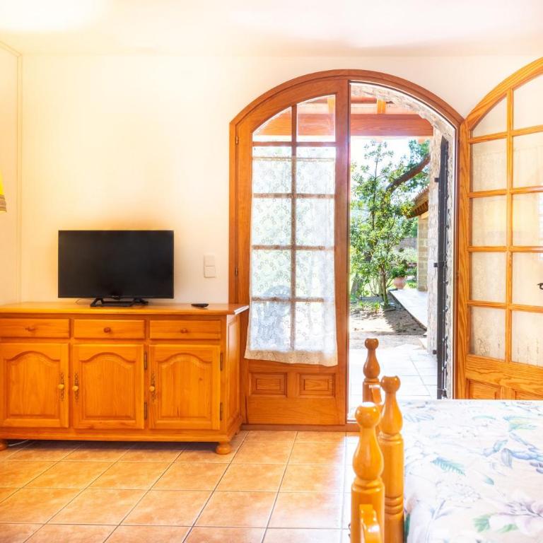 Ca la Irene II - Two-Bedroom House - 14