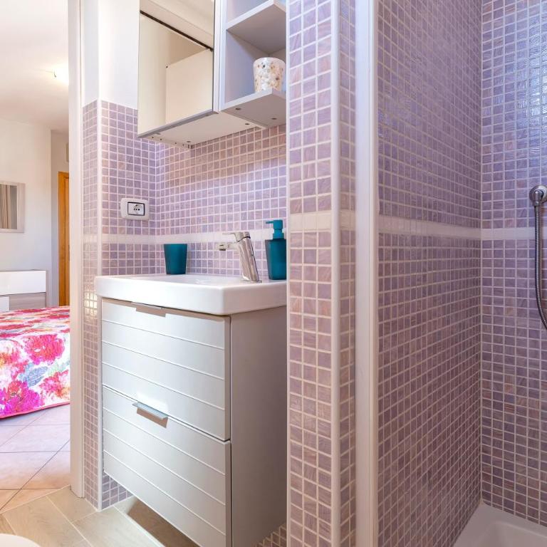 Clhome Comfort at the Beach - Two-Bedroom Deluxe Apartment with Ocean View - 11