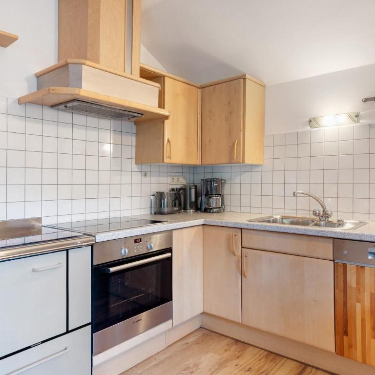 Wohnung Rosengarten Heigler Hof - Two-Bedroom Deluxe Apartment with Garden View - 24