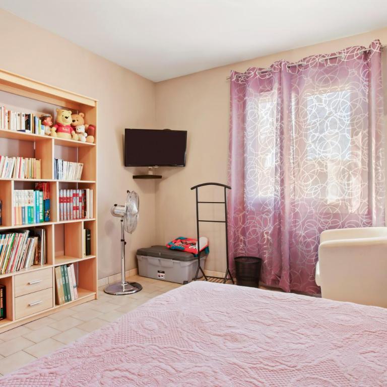 Chambre d'hôtes - Chambre Quadruple avec Douche - 10