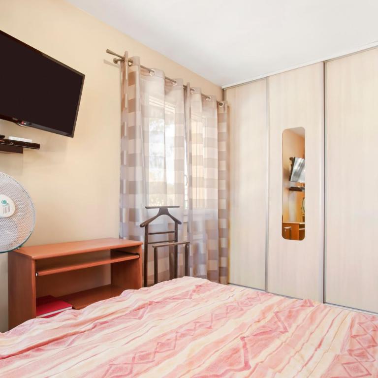 Chambre d'hôtes - Chambre Quadruple avec Douche - 6