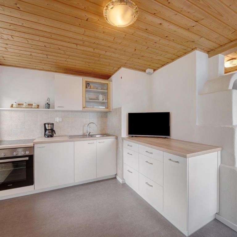Ferienwohnung Bergblick-schlosshof - Two-Bedroom Deluxe Apartment with Garden View - 4
