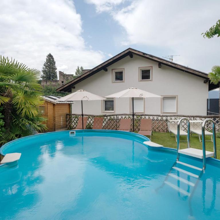 Ferienwohnung Bergblick-schlosshof - Two-Bedroom Deluxe Apartment with Garden View - 19
