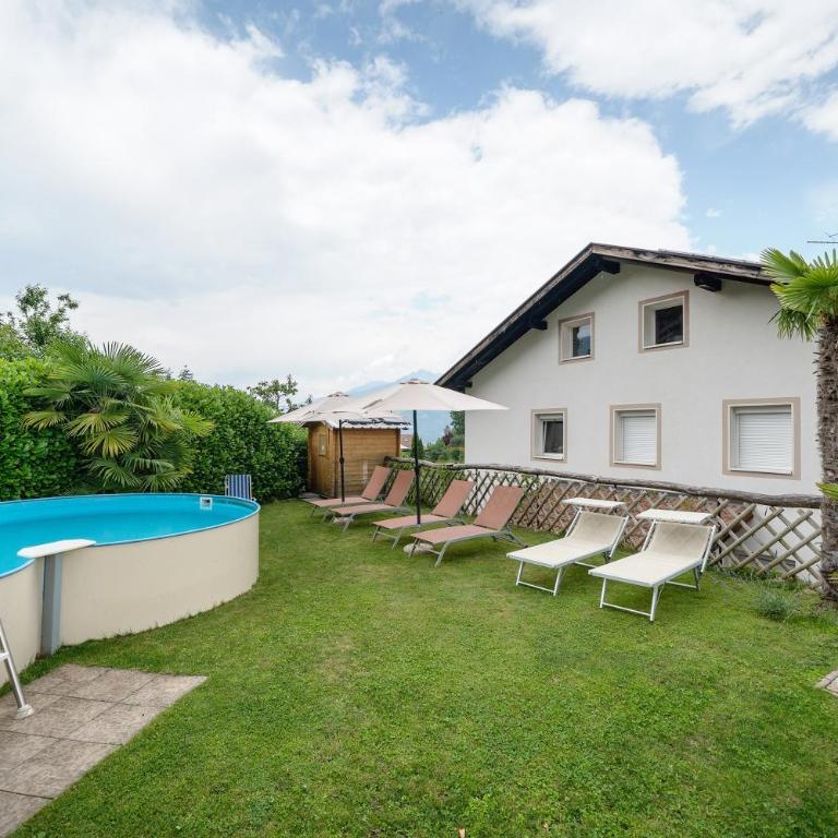 Ferienwohnung Bergblick-schlosshof - Two-Bedroom Deluxe Apartment with Garden View - 18