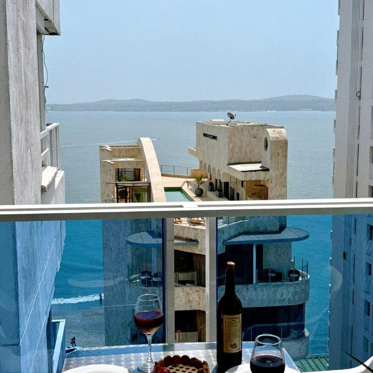 Lindos Apartamentos Frente a la playa - El Laguito - Apartment with Balcony - 1