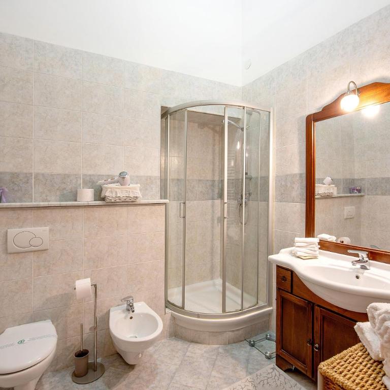 Casa Olimpia - Apartment with Shower - 17